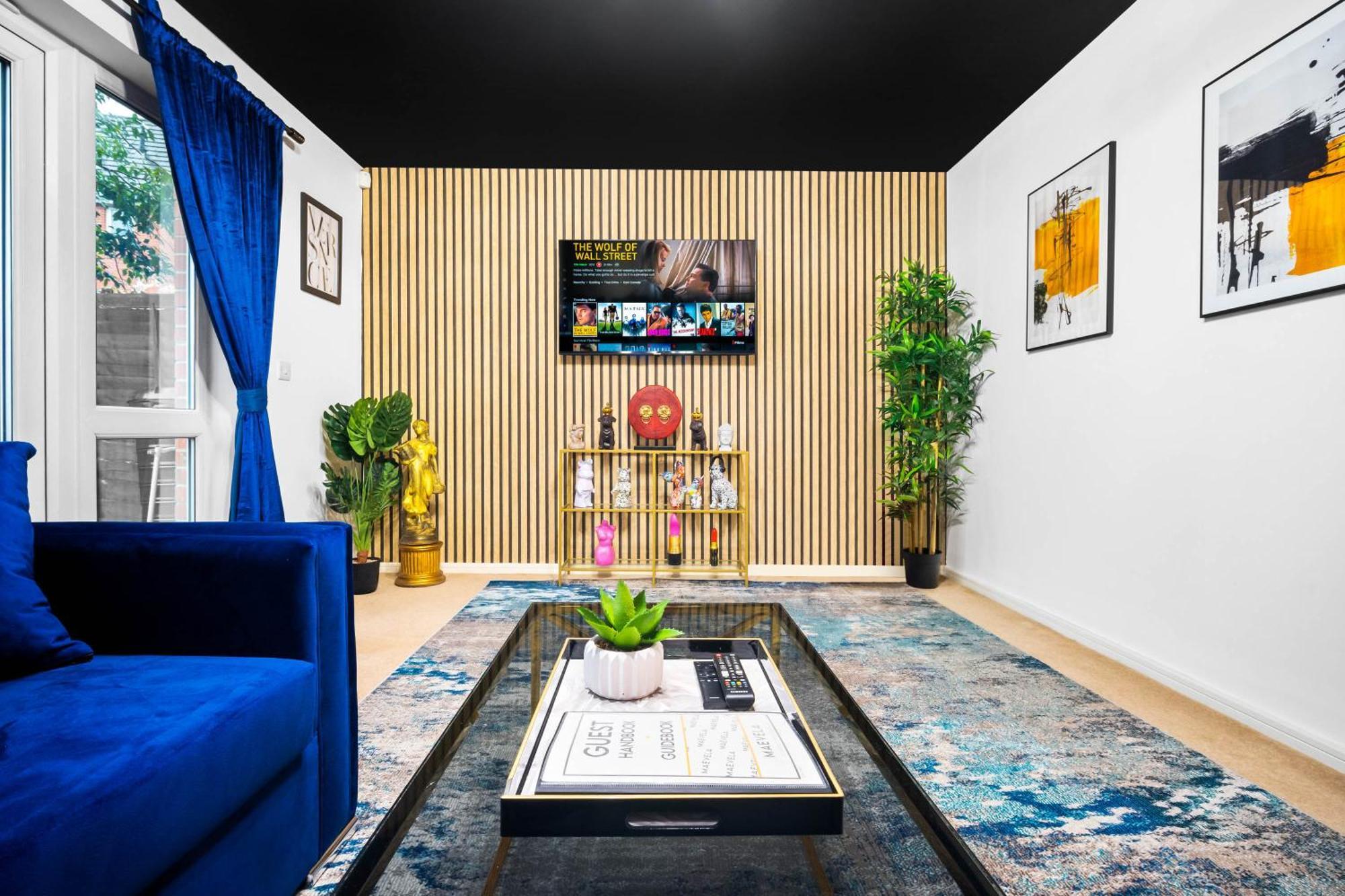 Stylish Manchester 4 Bed House W/Garden ✘ Sleeps 9 - Salford ☆ Free Parking → Smart Tvs In Every Bedroom ☆ Free Netflix & Ultra Fast Wifi ✪ 6 Min To City Centre, Close To Trafford Centre, Etihad Stadium, Manchester Arena, Clubs & More! エクステリア 写真